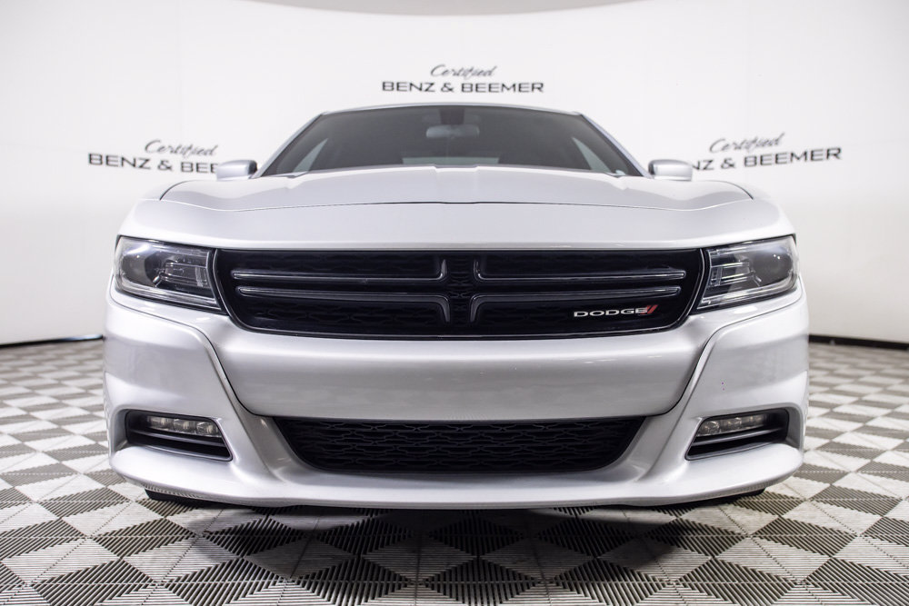 Used 2022 Dodge Charger SXT w/ Driver Convenience Group RWD image 5