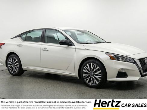 Used 2025 Nissan Altima 2.5 SV FWD image 1