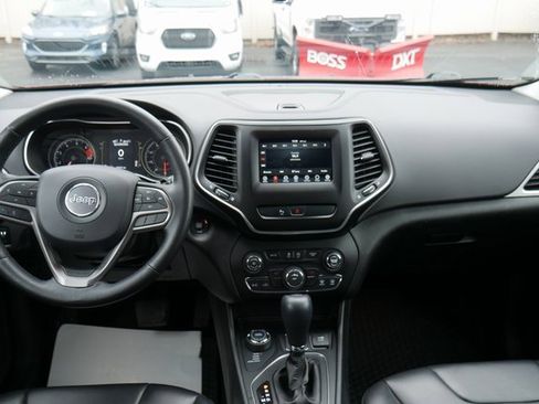 Used 2019 Jeep Cherokee Latitude Plus w/ Cold Weather Group image 5