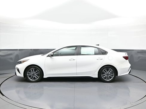 Certified 2024 Kia Forte GT-Line FWD image 9