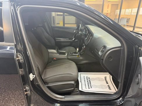Used 2015 Dodge Charger SXT RWD image 25