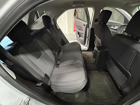 Used 2017 Chevrolet Equinox LS FWD image 39