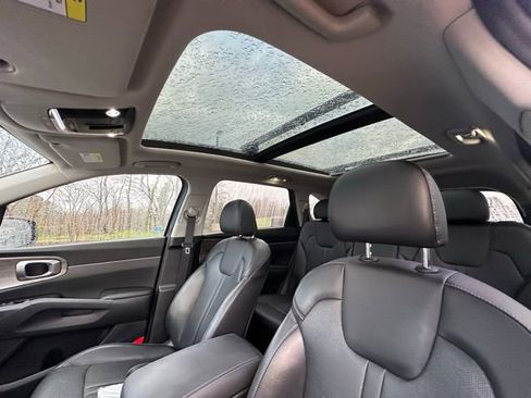 Used 2022 Kia Sorento S w/ Panoramic Sunroof Package image 26