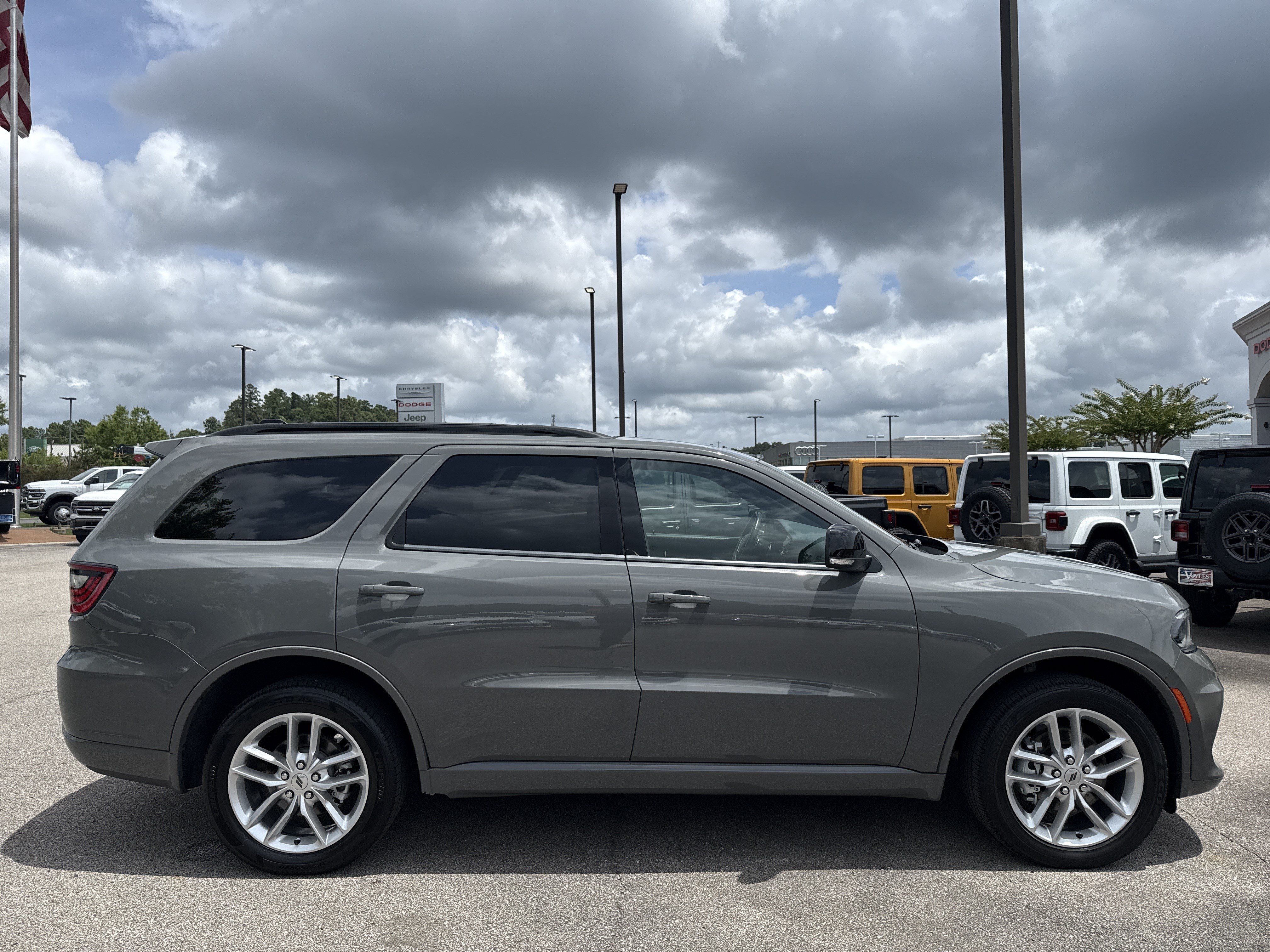 Used 2024 Dodge Durango GT AWD/4WD image 8