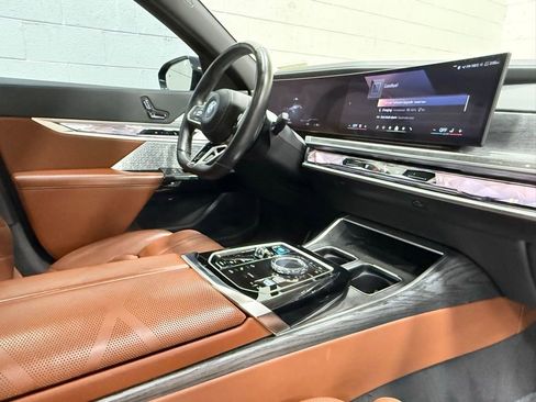 Used 2023 BMW i7 xDrive60 AWD/4WD image 43