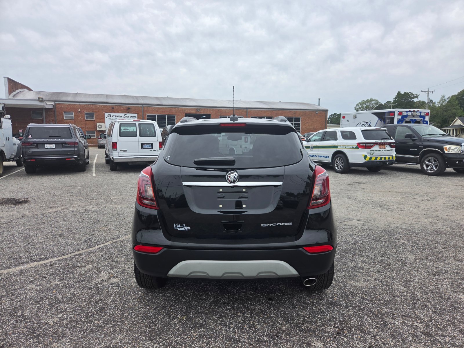 Used 2022 Buick Encore Preferred w/ Safety Package FWD image 6