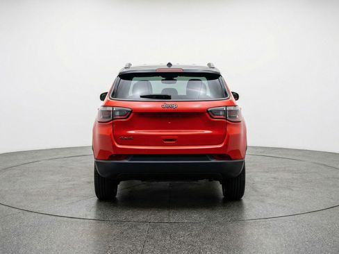 Used 2025 Jeep Compass Trailhawk AWD/4WD image 7