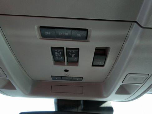 Used 2018 GMC Sierra 3500 Denali w/ Duramax Plus Package image 35