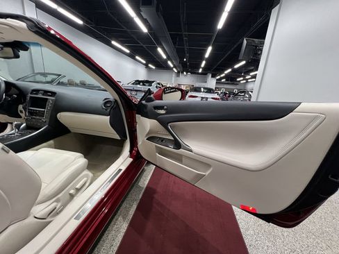 Used 2010 Lexus IS 350C image 30