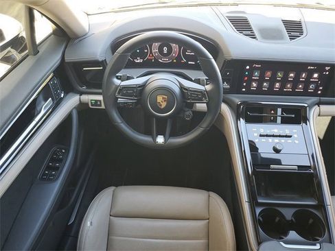 Certified 2025 Porsche Panamera image 38