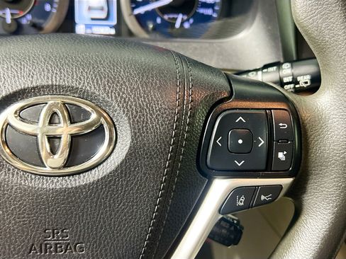 Used 2020 Toyota Sienna LE FWD image 17