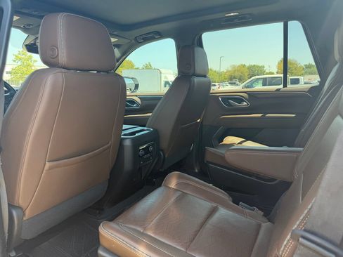 Used 2021 Chevrolet Tahoe High Country w/ Premium Package RWD image 7