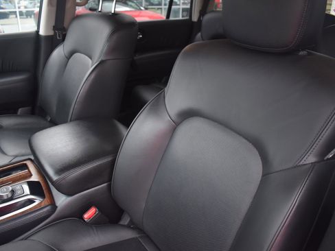 Used 2024 Nissan Armada SL w/ Captain's Chairs Package RWD image 27
