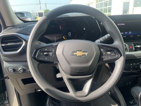 Used 2025 Chevrolet TrailBlazer LT image 28