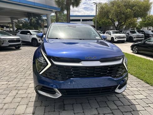 Used 2025 Kia Sportage EX FWD image 19