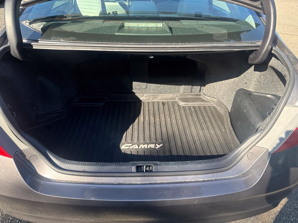 Used 2015 Toyota Camry XLE w/ Moonroof Package FWD image 41
