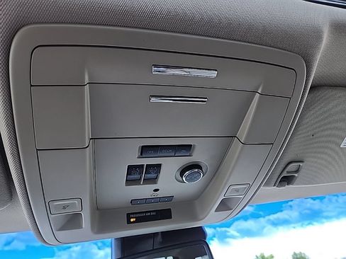 Certified 2020 Chevrolet Suburban Premier AWD/4WD image 17