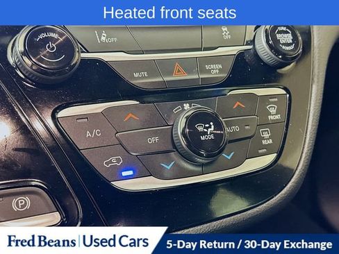 Used 2022 Chrysler Pacifica Touring-L w/ S Appearance Package image 17