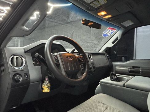 Used 2011 Ford F250 XLT w/ XLT Interior Pkg AWD/4WD image 16
