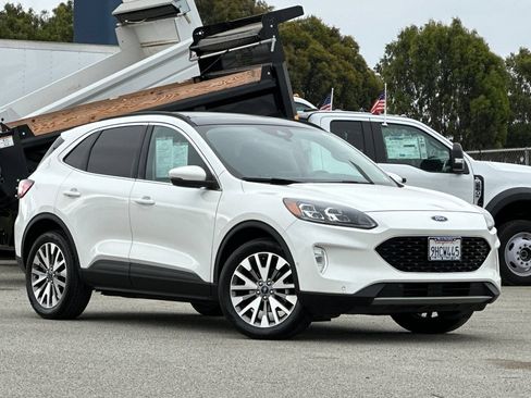 Used 2020 Ford Escape Titanium w/ Titanium Premium Package 2.0 AWD/4WD image 2