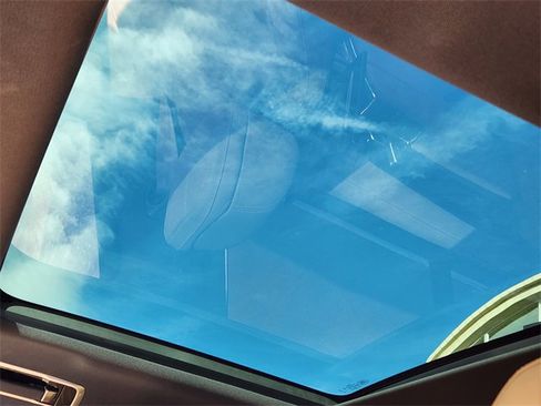 Used 2023 Land Rover Range Rover Long Wheelbase SE image 30