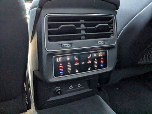 Used 2023 Audi Q8 Prestige image 15