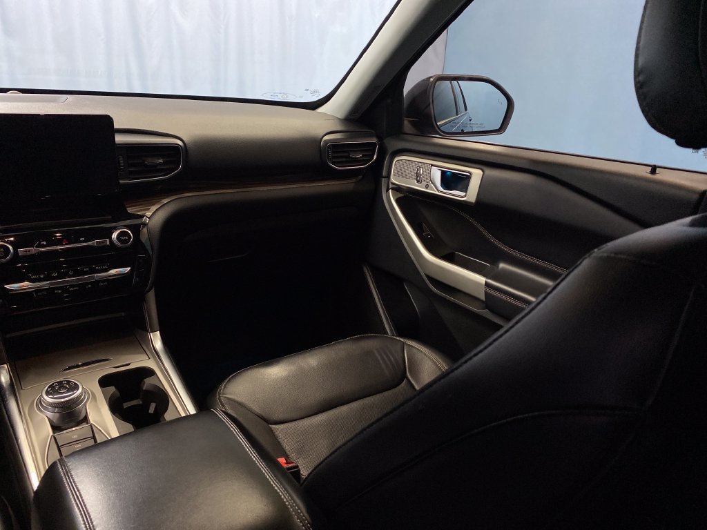 Used 2021 Ford Explorer Limited AWD/4WD image 29