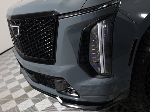Used 2025 Cadillac Escalade V image 51