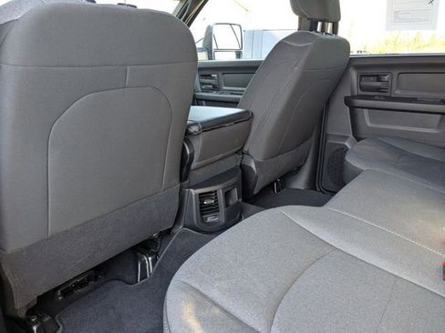 Used 2024 RAM 2500 Tradesman w/ Chrome Appearance Group image 28