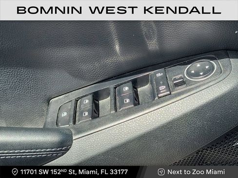 Used 2023 Kia Seltos S image 27