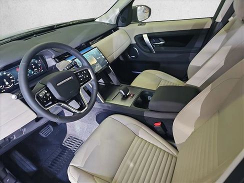 Used 2025 Land Rover Discovery Sport S image 17