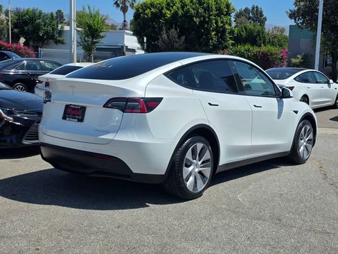 Used 2021 Tesla Model Y Long Range AWD/4WD image 5