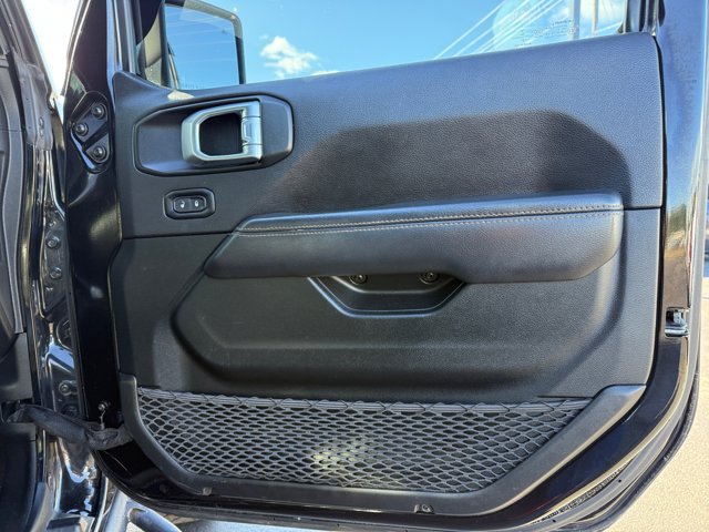Used 2021 Jeep Wrangler Unlimited Sahara AWD/4WD image 31