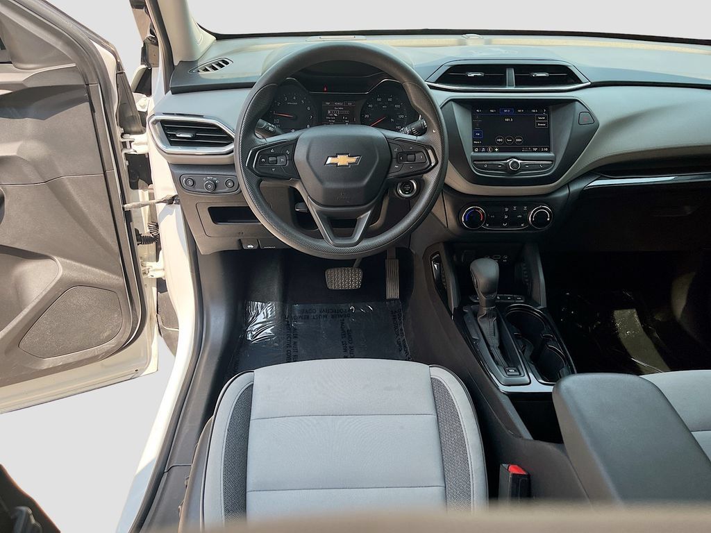 Used 2021 Chevrolet TrailBlazer LT AWD/4WD image 23