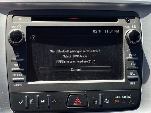 Used 2015 GMC Acadia SLT w/ Open Road Package FWD image 27