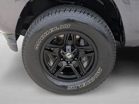 Used 2016 Toyota Tacoma SR5 w/ Towing Package image 23