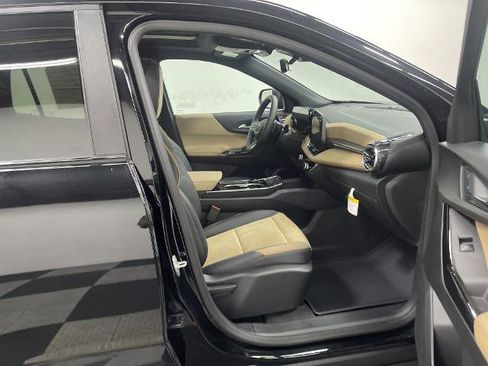 New 2026 Chevrolet Equinox ACTIV w/ Safety and Technology Package FWD image 19