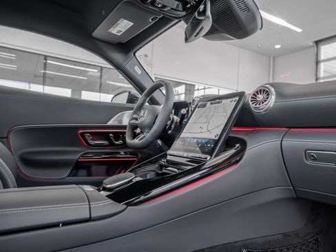 Used 2025 Mercedes-Benz AMG GT 63 image 16