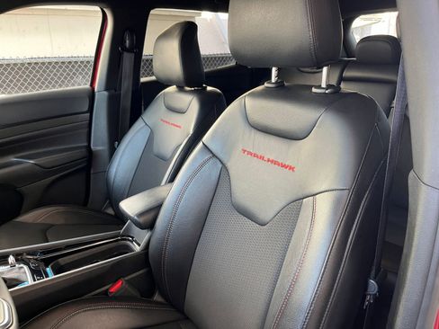 Used 2025 Jeep Compass Trailhawk image 46