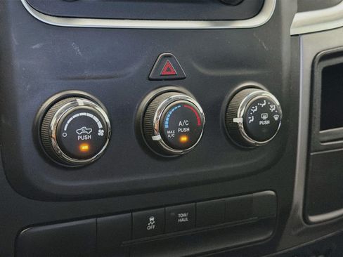 Used 2024 RAM 1500 Classic SLT AWD/4WD image 10