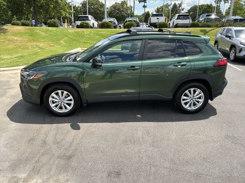 Used 2023 Toyota Corolla Cross LE w/ Moonroof Package FWD image 7