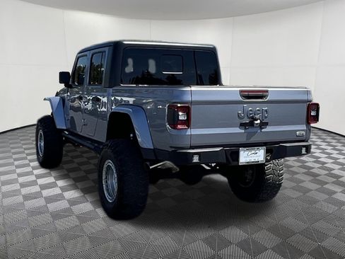 Used 2020 Jeep Gladiator Overland AWD/4WD image 4