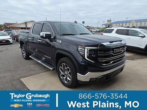 Used 2024 GMC Sierra 1500 SLT w/ SLT Convenience Package image 1