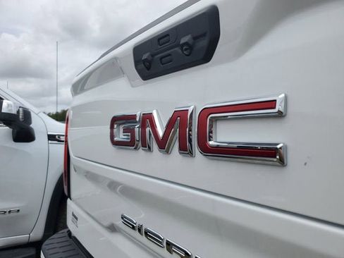 New 2026 GMC Sierra 1500 AT4 AWD/4WD image 7