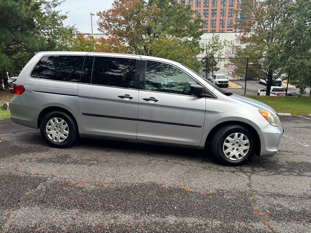 Used 2010 Honda Odyssey LX image 4