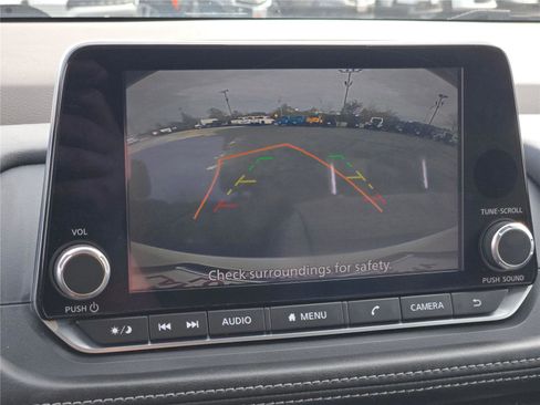 Used 2023 Nissan Rogue SV image 30