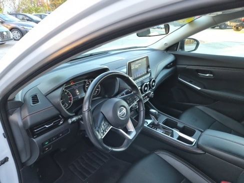 Used 2022 Nissan Sentra SR w/ SR Premium Package image 15