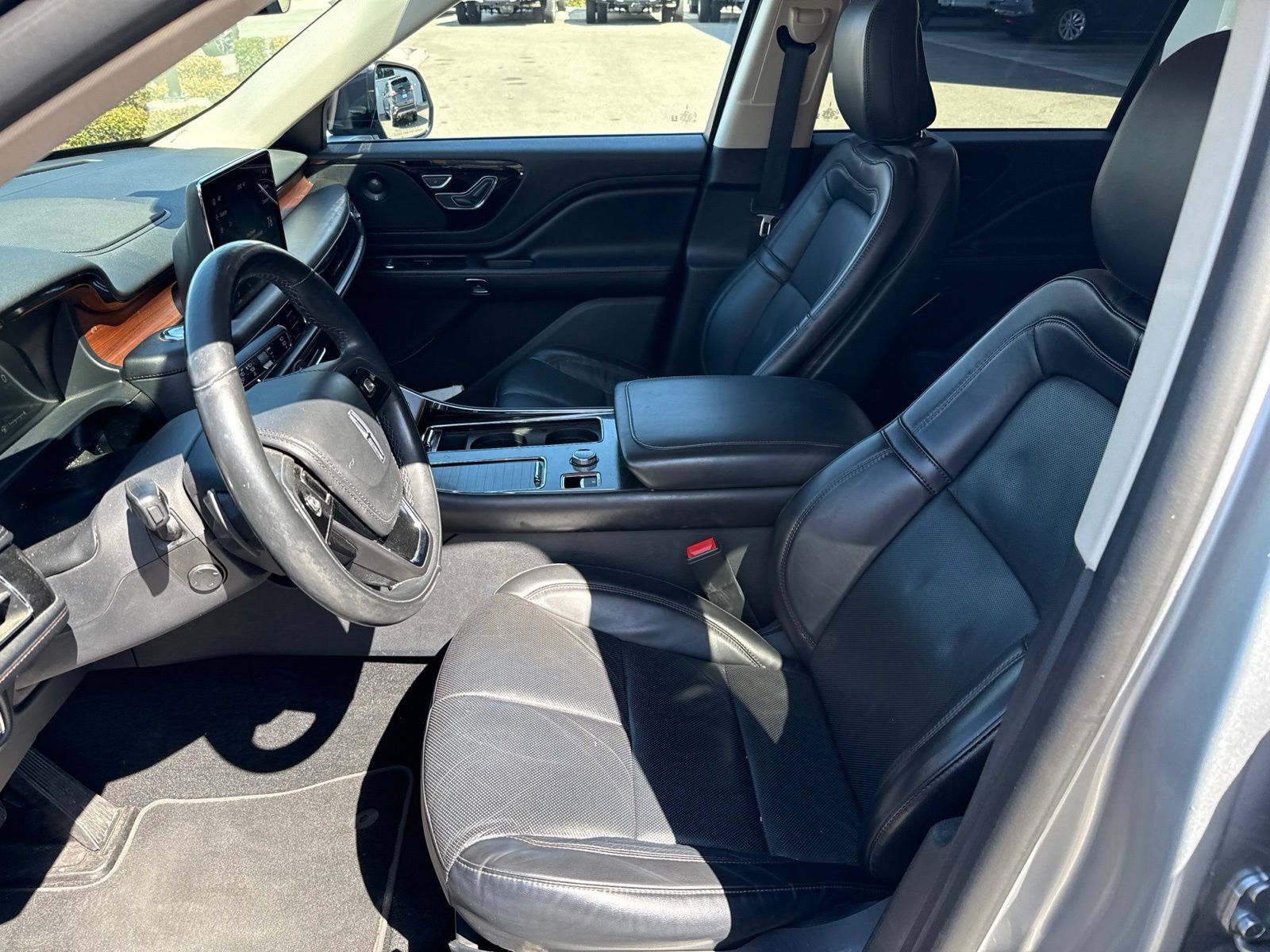 Used 2020 Lincoln Aviator Reserve w/ Equipment Group 201A AWD/4WD image 11