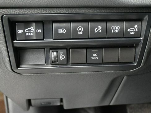 Used 2023 Toyota Tundra Limited w/ Power Package AWD/4WD image 6