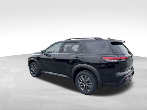 New 2026 Nissan Pathfinder SV w/ SV Premium Package AWD/4WD image 4